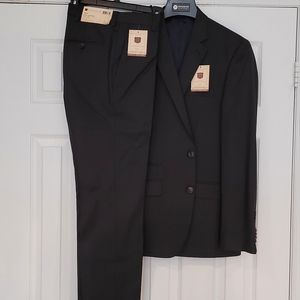 Brand New Men's Haggar Suit